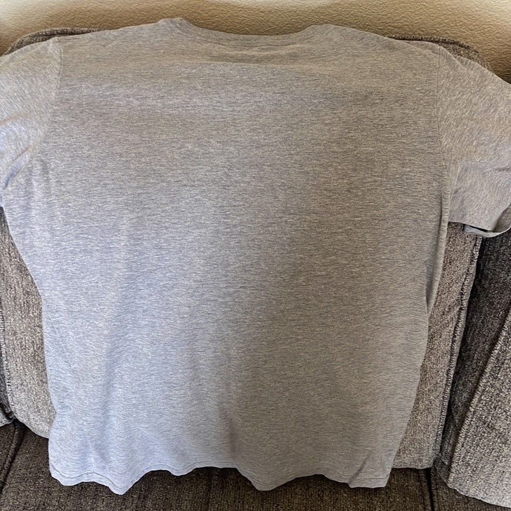 Nike Shirt - Picture 2 of 3